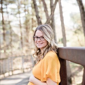 Meet your Posher, Cassandra